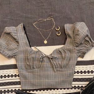 Plaid Puffy Sleeve Crop top